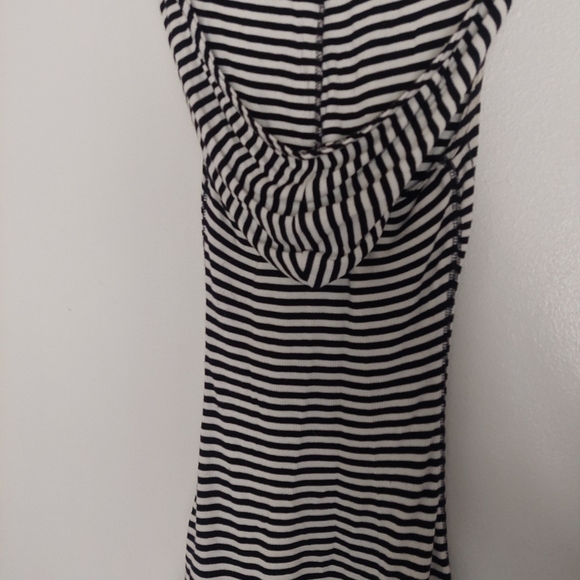GUESS HOODED TANK TOP SMALL - Picture 3 of 5